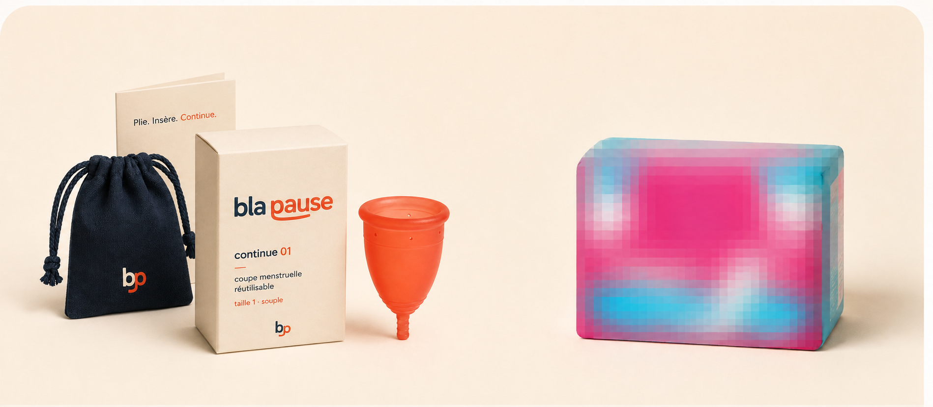 La cup Bla Pause et son coffret face à un paquet de protections jetables